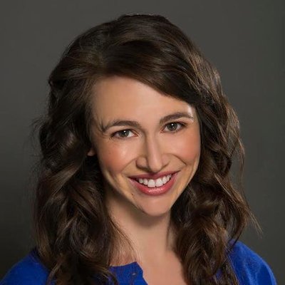 Profile Picture of Leah Sachs (@leahemoss) on Twitter