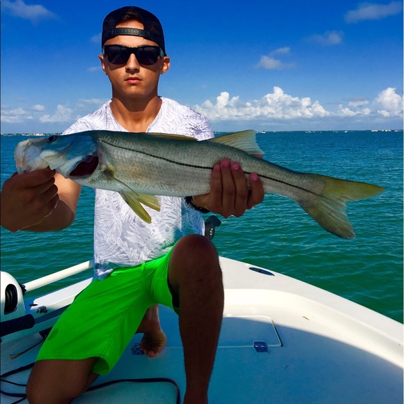Profile Picture of Kyle Flores (@kyleflores) on Poshmark