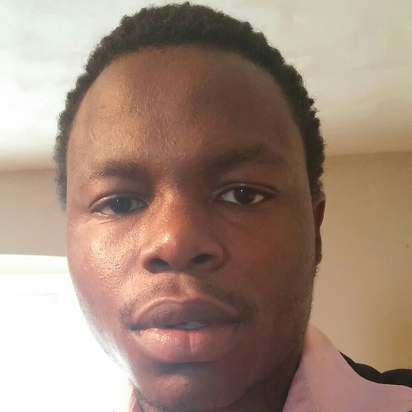 Profile Picture of Nathaniel Howell (@nathaniel_24) on Poshmark