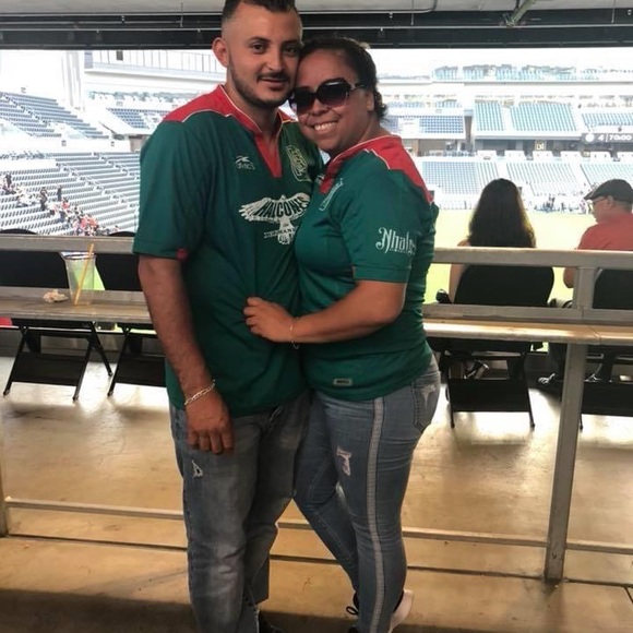 Profile Picture of Alexander Garcia (@alitos16) on Poshmark