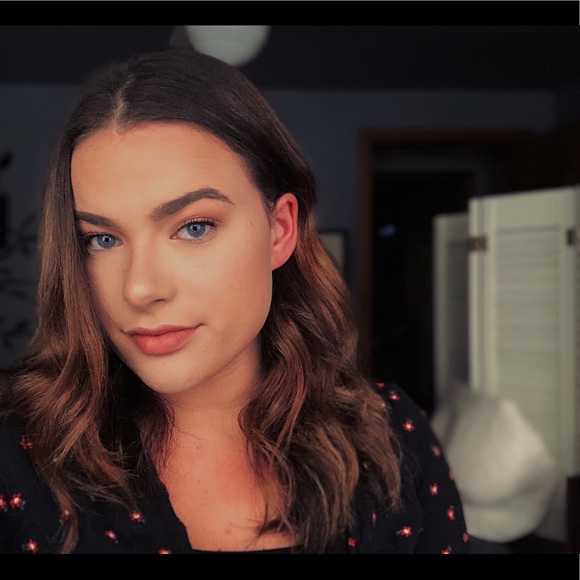 Profile Picture of Savonna Smith (@ssmmith) on Poshmark