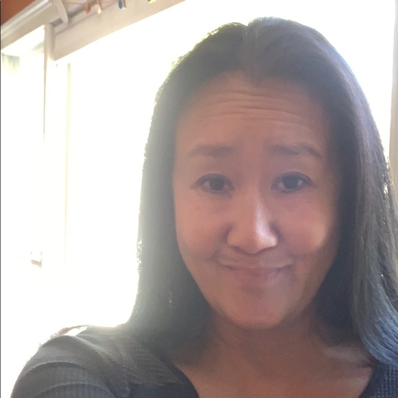 Profile Picture of Debbie Reimann (@debreim) on Poshmark