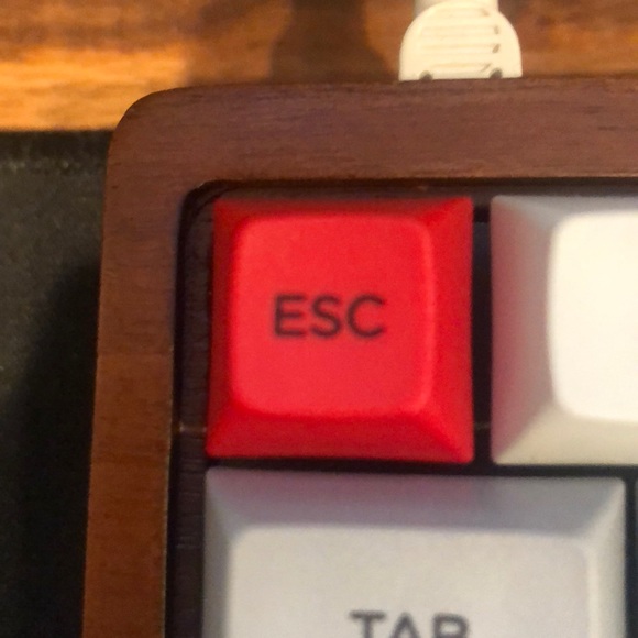 Profile Picture of Laszlo Feledy (@laszlofeledy) on Poshmark