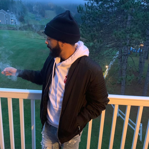 Profile Picture of Craig Dumas (@prodigy410) on Poshmark