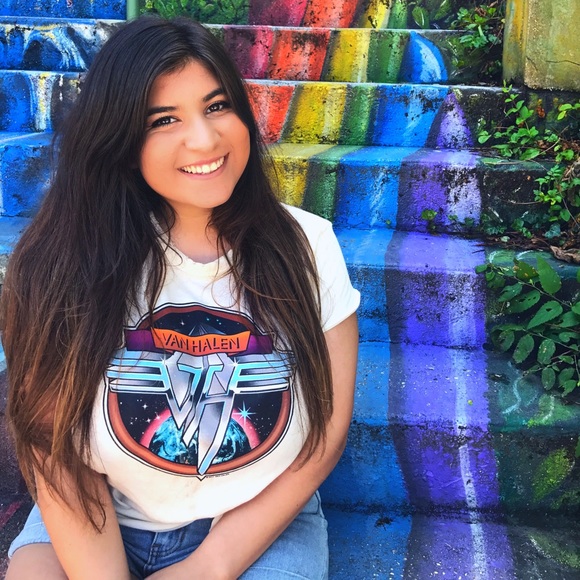 Profile Picture of Miranda Kirby (@mirandarae5) on Poshmark