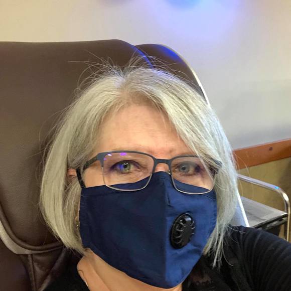 Profile Picture of Kim Bell (@kimbell8538) on Poshmark