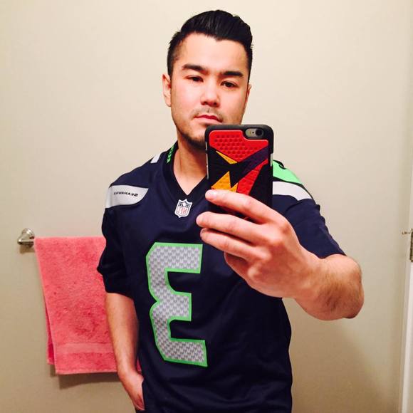 Profile Picture of Jeremy Bartolome (@jeremybartolome) on Poshmark