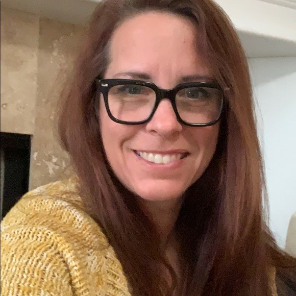 Tracy Taber - Poshmark Profile Picture of Tracy Taber (@goingminimal106) on Poshmark