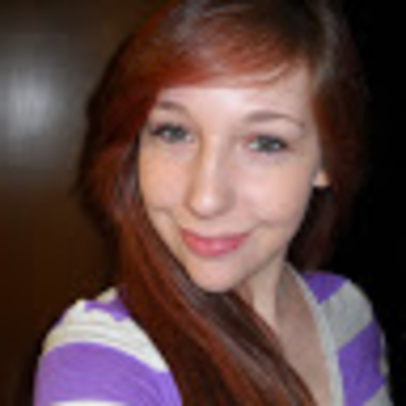 Profile Picture of Courtney Pippitt (@courtneyap3) on Poshmark