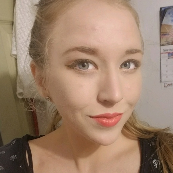 Profile Picture of Kara Webb (@karawebb4) on Poshmark