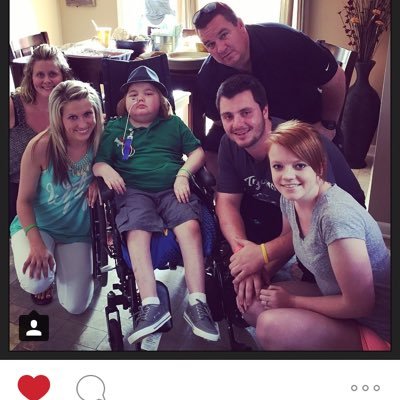Profile Picture of Kim Mears (@KartRacingMom12) on Twitter