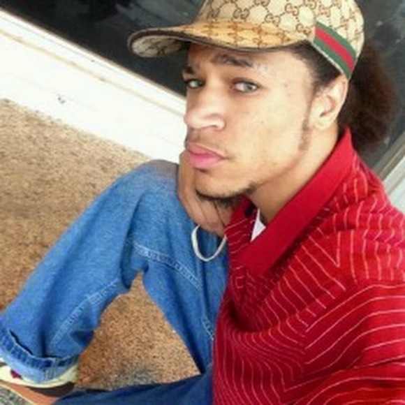 Profile Picture of Quentin Brown (@qking3083) on Poshmark