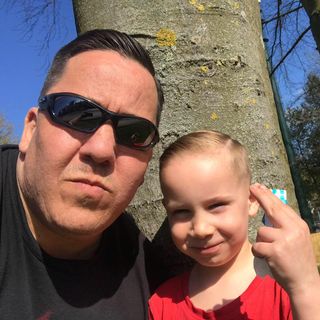 Profile Picture of Jules Latimer (@jules.latimer) on Facebook