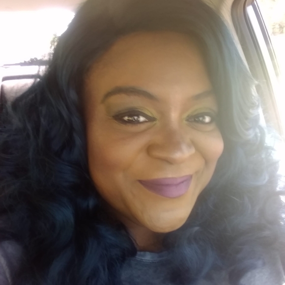 Profile Picture of Tiffany Enyard (@orange_slices02) on Poshmark