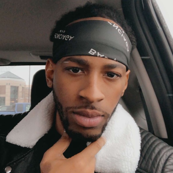 Profile Picture of Alexander Hart (@kingace21) on Poshmark