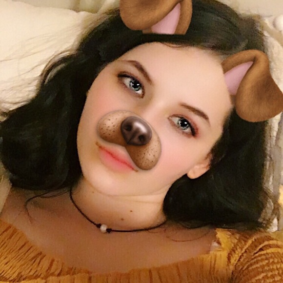Profile Picture of Kelsie Johnson (@kjlynne) on Poshmark