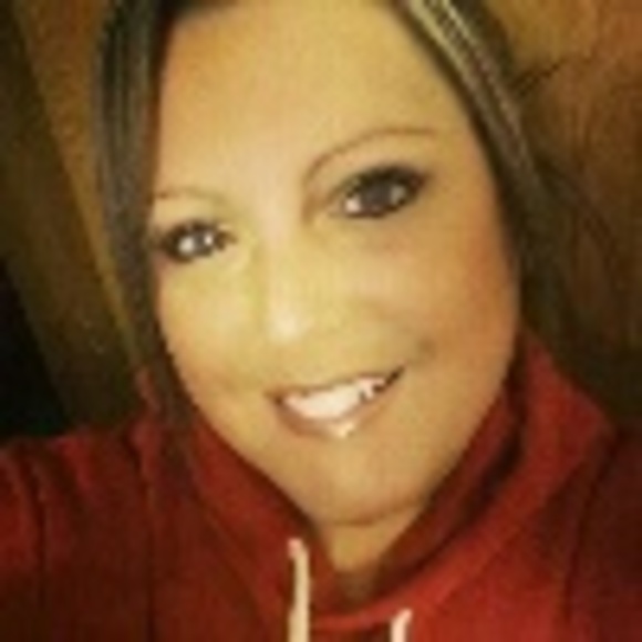 Profile Picture of Lorri Egan (@legan) on Poshmark