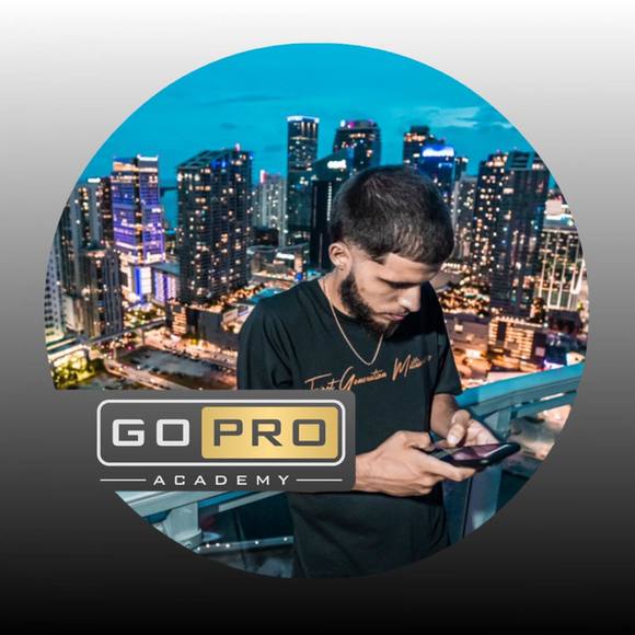 Profile Picture of Julio Alvarez (@julioalvarez136) on Poshmark