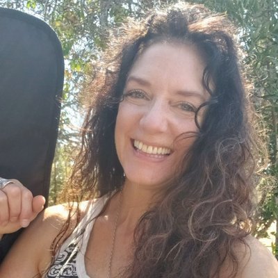 Profile Picture of Stephanie Cooper (@Stephan54942152) on Twitter