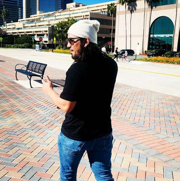 Profile Picture of Giancarlos R. guillen (@wigirogu) on Poshmark