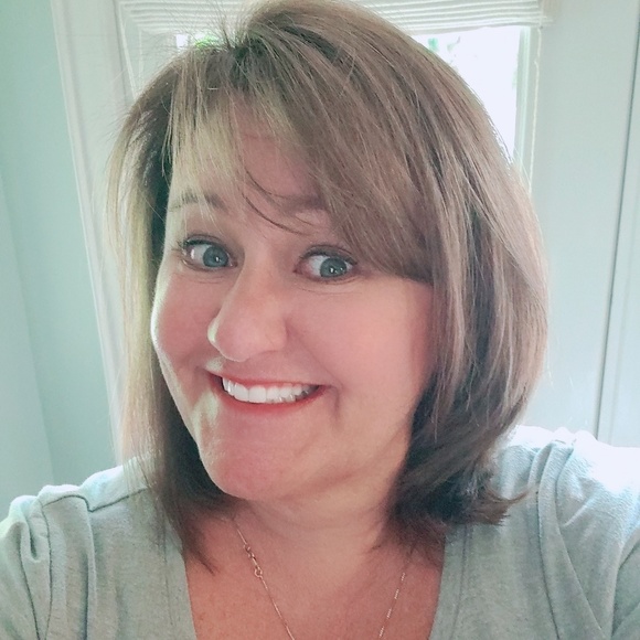 Profile Picture of Stacey Mcclennen (@mcscat) on Poshmark