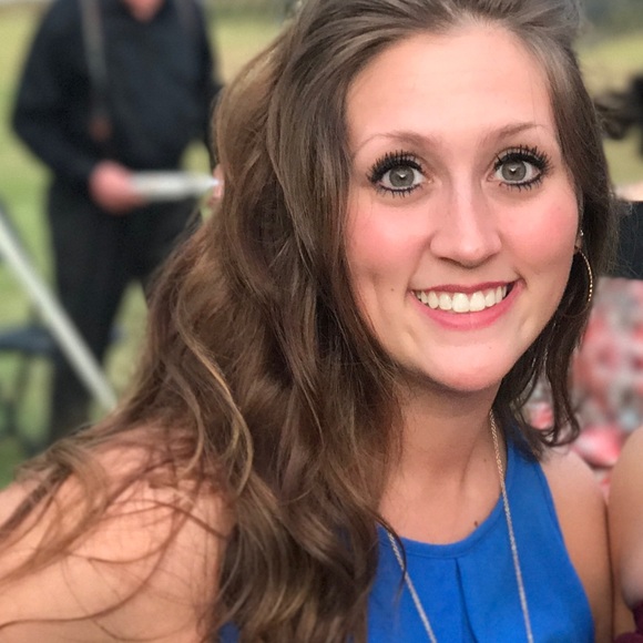 Profile Picture of Amanda Duncan (@duncanaj08) on Poshmark