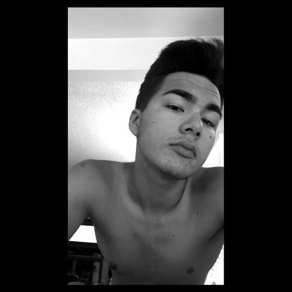 Profile Picture of Martin Bernal (@_mbernal) on Poshmark