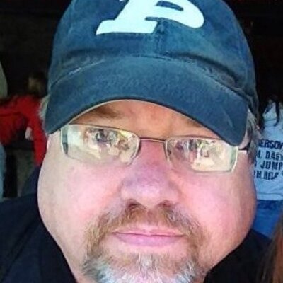 Profile Picture of Steve Livingston (@liv_teacher) on Twitter