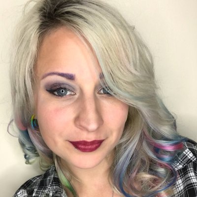 Profile Picture of Amber Unruh (@Headcasehair316) on Twitter