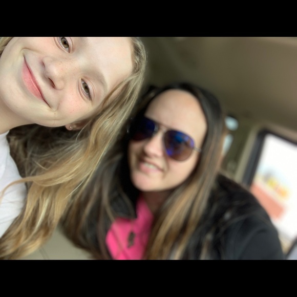 Profile Picture of Alexa Ladewig (@alexa_ladewig) on Poshmark