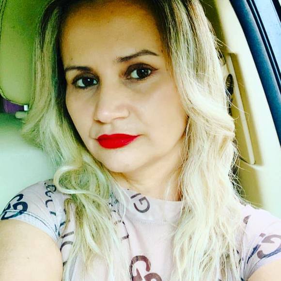 Profile Picture of Simone Ribeiro (@simoneribeiro) on Poshmark