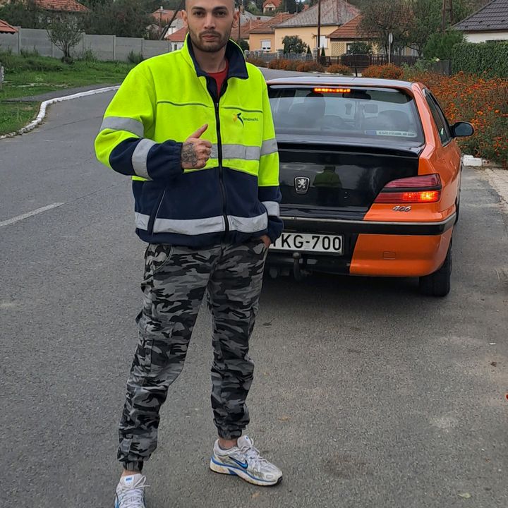 Profile Picture of richárd (@richardteledon1998) on Tiktok