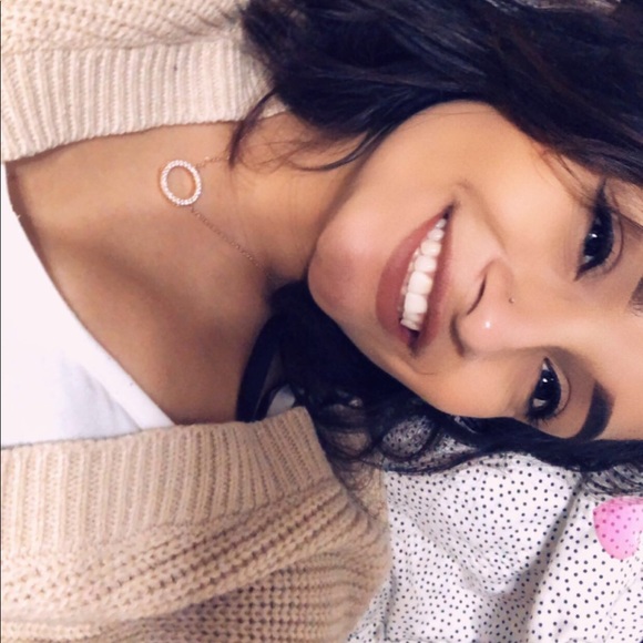 Profile Picture of Joanne Ojeda (@alexandraa_143) on Poshmark