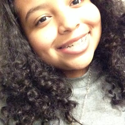 Profile Picture of Carolinelebron (@carolinelebron2) on Twitter