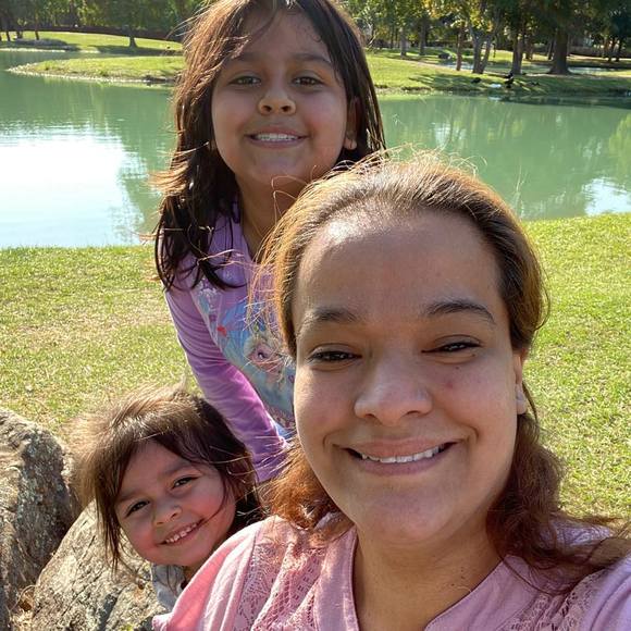 Profile Picture of Flora Pena (@hecflo09) on Poshmark