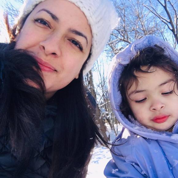 Profile Picture of Sara De valdivia (@saraeymi) on Poshmark