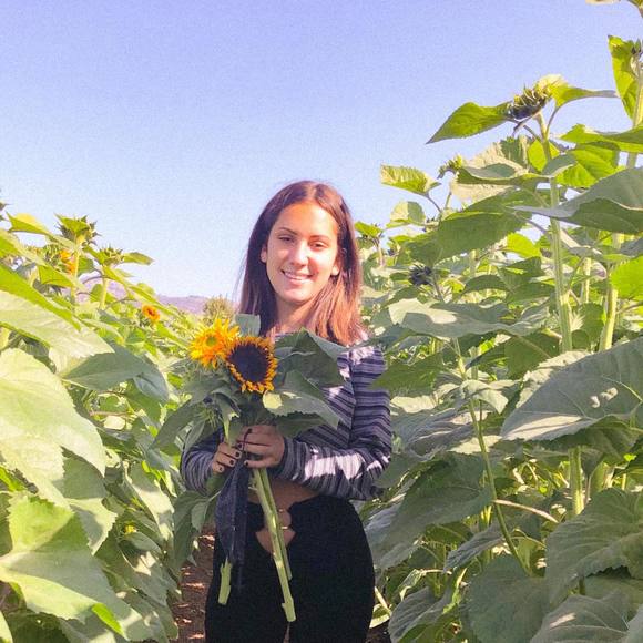 Profile Picture of Alice Medrano (@alicemedrano) on Poshmark