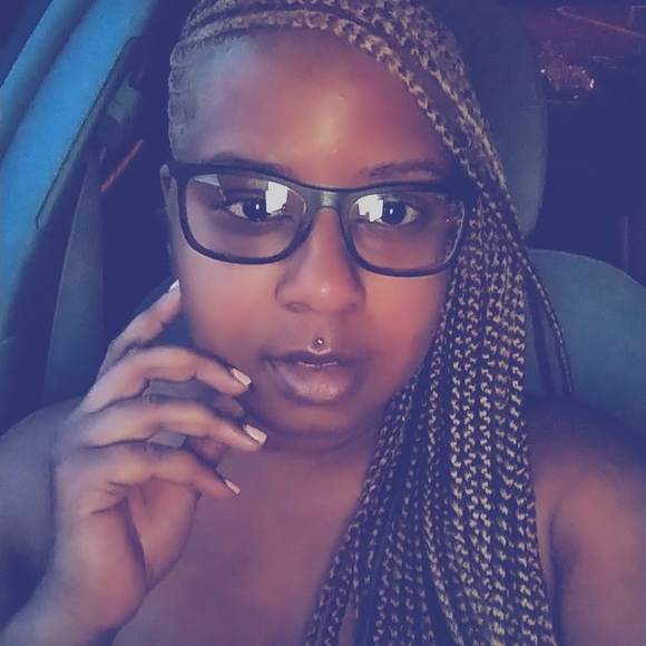 Profile Picture of Rayshell Taylor (@khynua) on Poshmark