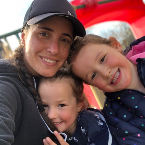 Catherine Chartrand - Poshmark Profile Picture of Catherine Chartrand (@ccatherine023) on Poshmark