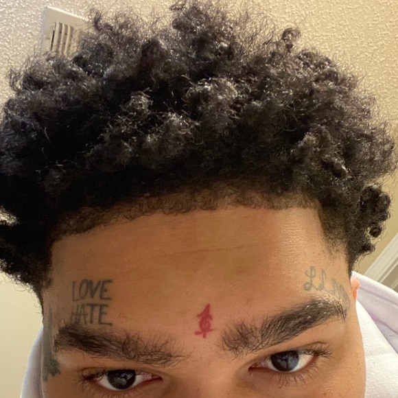 Milano Milan - Poshmark Profile Picture of Milano Milan (@milanmilano) on Poshmark