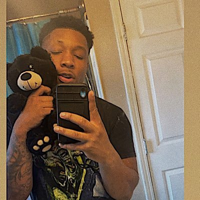 Profile Picture of 33 (@kev_cooley) on Twitter