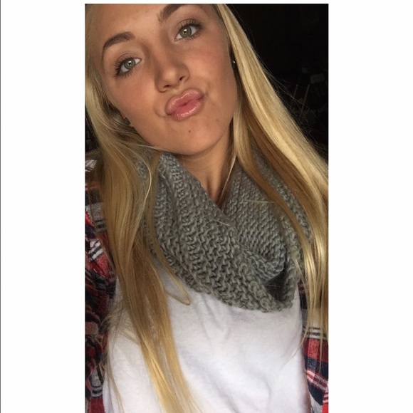 Profile Picture of Paige Talbott (@paigetalbotg) on Poshmark