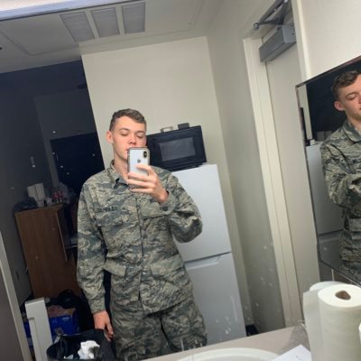 Clay_wils - Twitter Profile Picture of Clay_wils (@FrostTuca) on Twitter