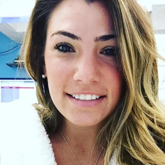 Profile Picture of Heather Lifshitz (@lifshitzheather) on Poshmark
