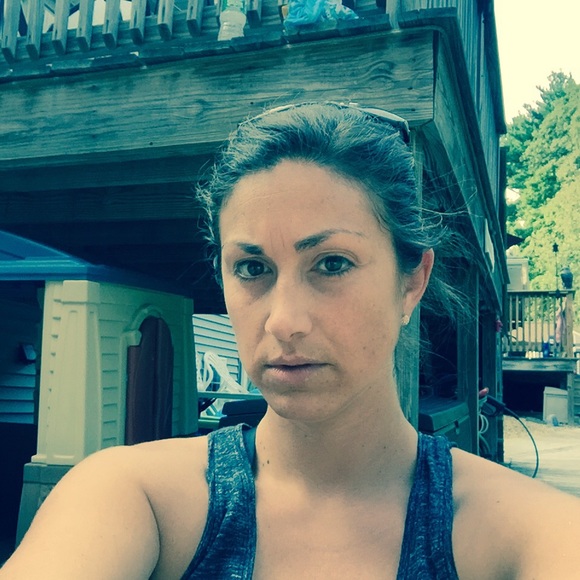 Profile Picture of Lindsay Fresco-fucarile (@lfucarile) on Poshmark