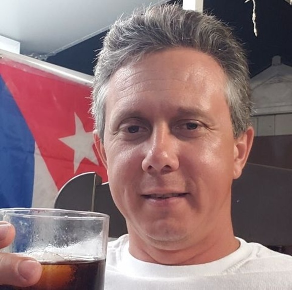 Profile Picture of Juan Perera (@juan_perera) on Poshmark