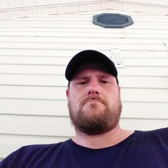 Profile Picture of Shawn Shields (@ssshawn) on Poshmark