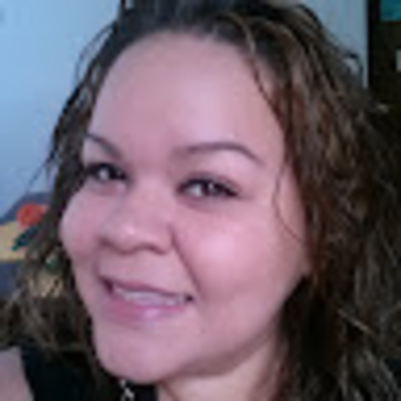 Profile Picture of Celinez Fontan (@celinezfontan) on Poshmark