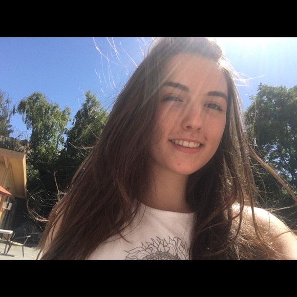 Profile Picture of Emma Roginski (@emmaroginski) on Poshmark