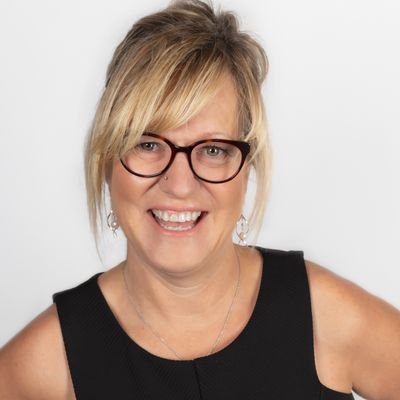 Profile Picture of Nicole Stewart (@nikki_realtor) on Twitter